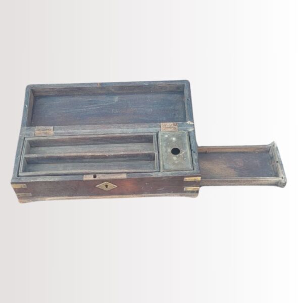 Antique 19th/20th century wooden Qalamdan - Image 2