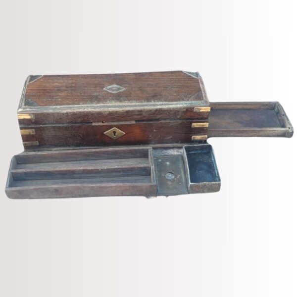 Antique 19th/20th century wooden Qalamdan - Image 3
