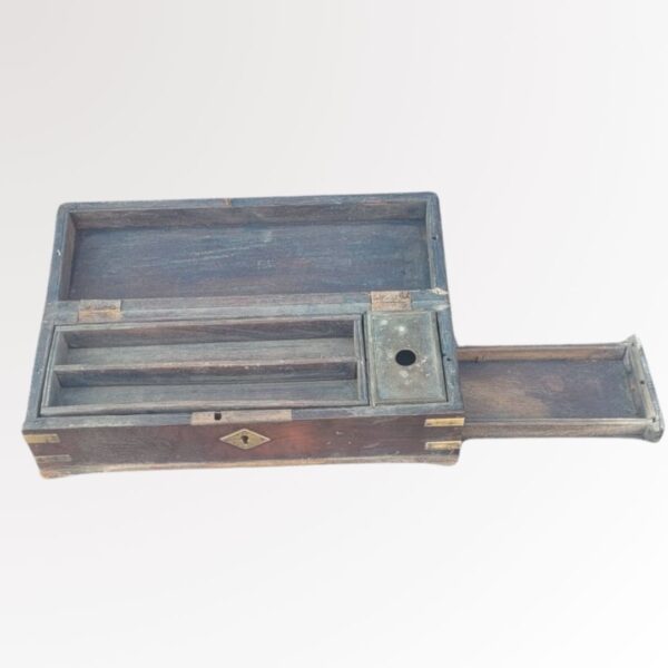 Antique 19th/20th century wooden Qalamdan - Image 4