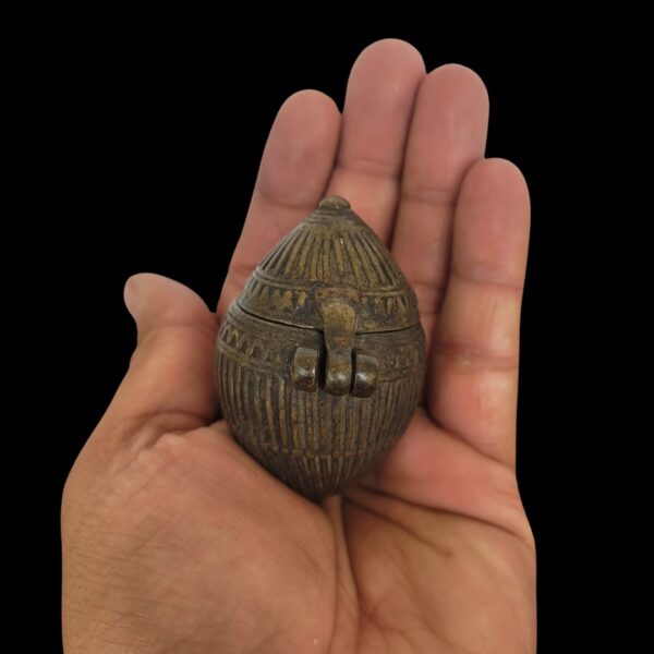 Antique Brass Chuna Dani (Lime Box) – 2x2 Inches