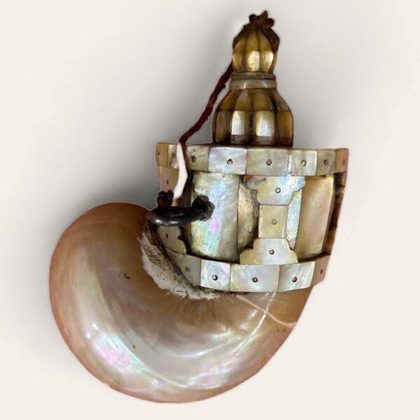 Antique Mother of Pearl Gunpowder Flask – Exquisite 5x3-Inch Ornate Design - Image 2