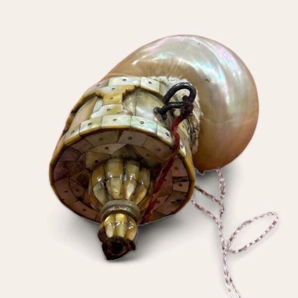 Antique Mother of Pearl Gunpowder Flask – Exquisite 5x3-Inch Ornate Design - Image 3