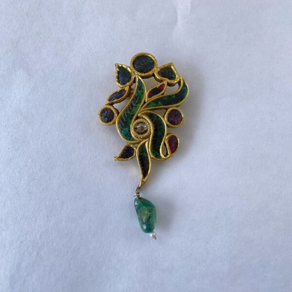 Vintage Gold-Tone Brooch with Carved Emeralds, Rubies & Raw Emerald Drop – Mughal-Inspired Craftsmanship