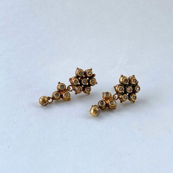 Gold Antique Drop Earrings with Clustered Design & Uncut Diamonds