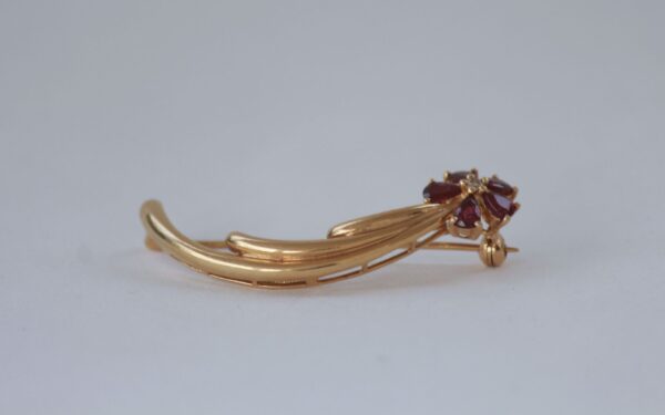 Gold Brooch with Ruby Flower & Diamond Center – Elegant & Timeless - Image 2