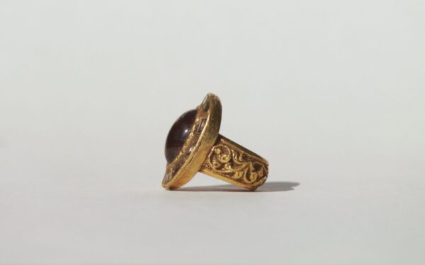 Antique Gold Ring with Cabochon Tourmaline and Uncut Diamonds - Image 3