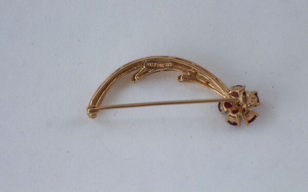 Gold Brooch with Ruby Flower & Diamond Center – Elegant & Timeless - Image 3