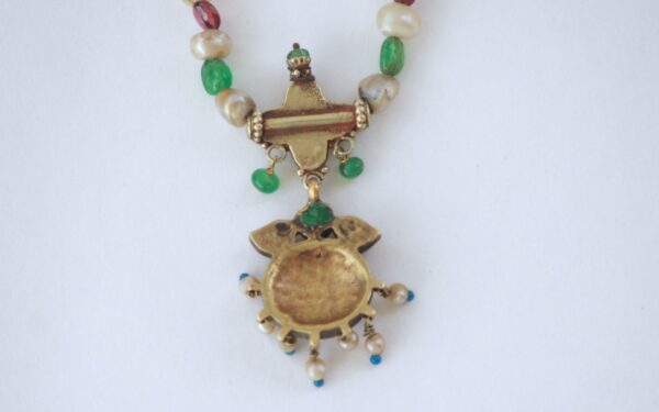 Vintage Pendant with Basra Pearls, Spinel & Colombian Emerald Mala - Image 4