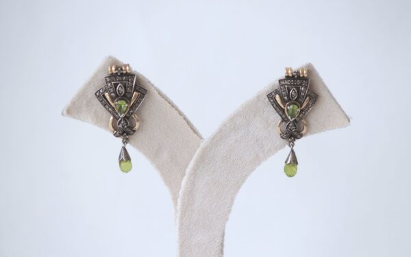Victorian-Style Jewelry Set with Silver & Gold Accents, Diamonds & Green Gemstones - Image 2