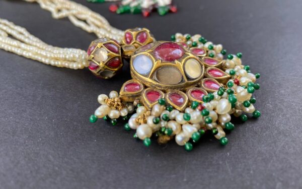 Elegant Multi-Strand Basra Pearl Necklace with Dodi Pendant, Rubies, Emeralds & Tourmaline Gemstones from Gujarat - Image 3