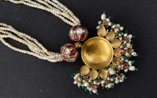 Elegant Multi-Strand Basra Pearl Necklace with Dodi Pendant, Rubies, Emeralds & Tourmaline Gemstones from Gujarat - Image 4